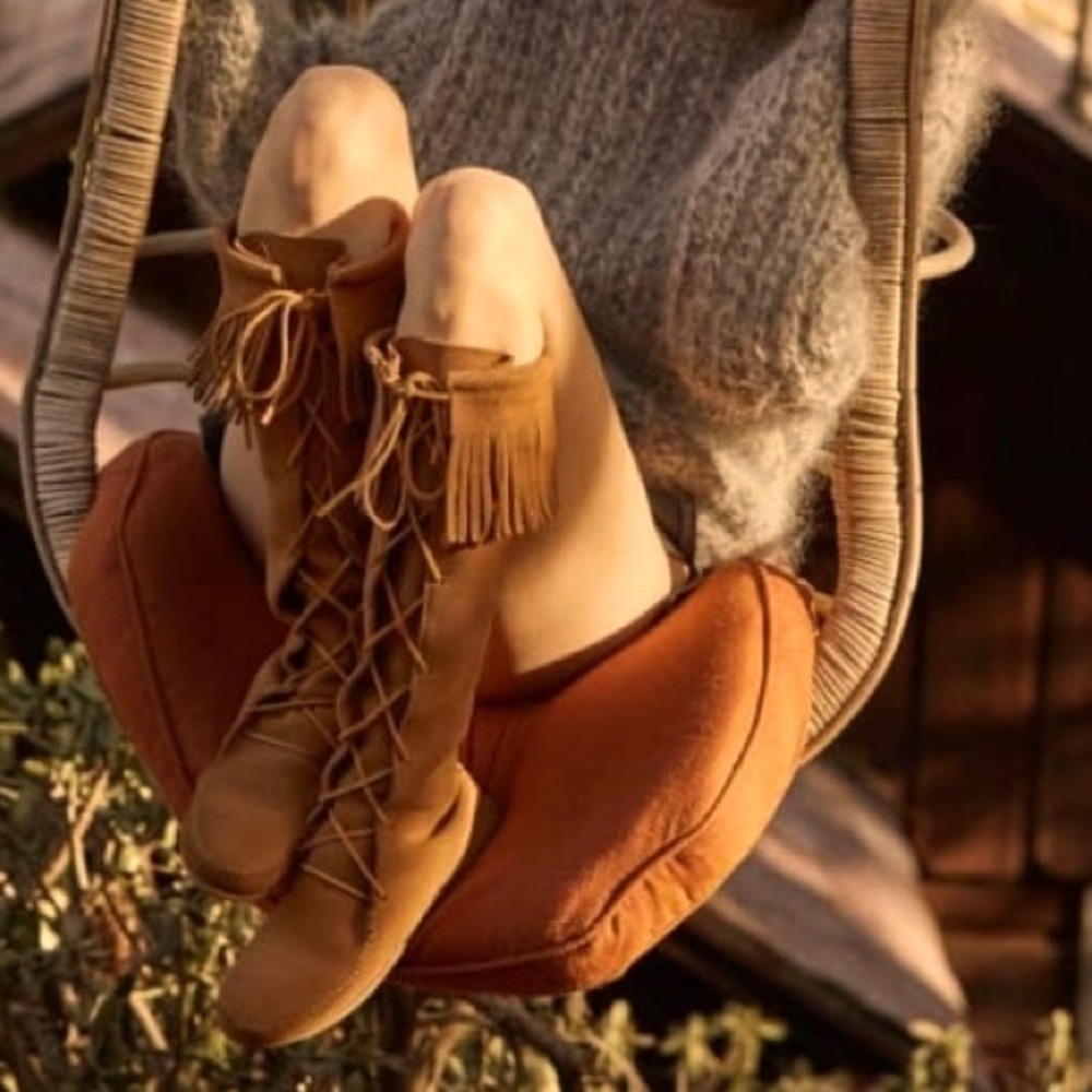 Minnetonka lace up knee-high Fringed Boots sz 8 brown #Festival #70’s